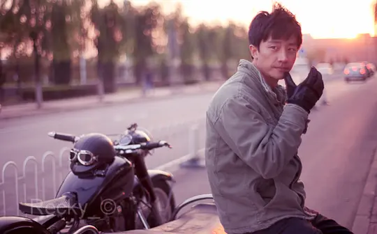    《你是我的幸福》里的黄轩26岁的时候台词功底就这么好，年轻时的气质和现在不