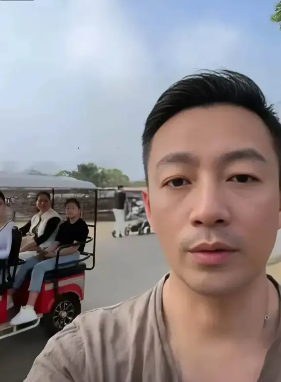 汪小菲大方晒女，小玥儿阳光开朗！