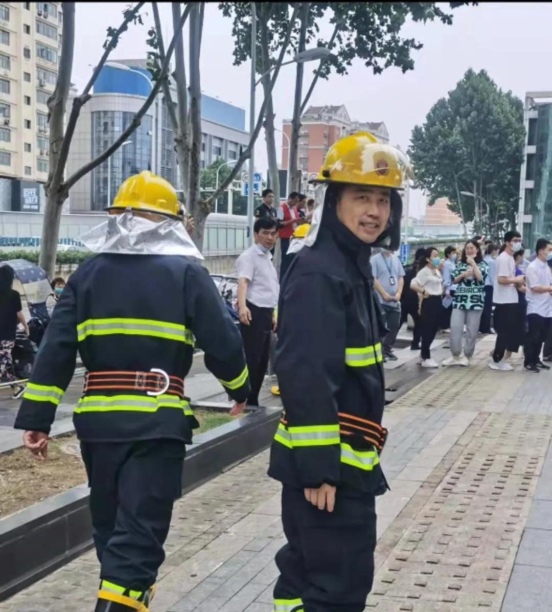 #头号创作者激励计划#
今天对我来说，是个非常重要的日子，终于决定不打工了，还有