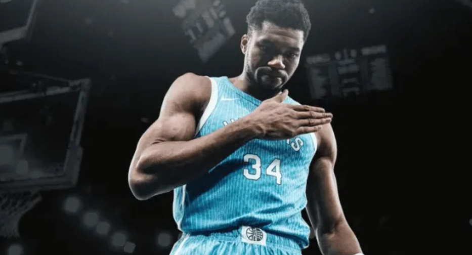 26分惨败揭NBA伪神！字母哥12+12成笑柄，杜兰特才是真国际大杀器