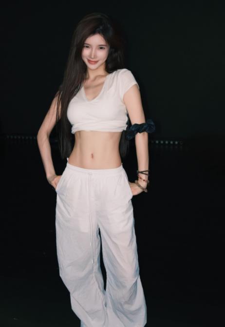 戴燕妮这好身材，你羡慕吗？