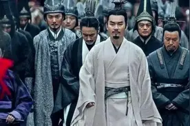 门阀士族，顾名思义，就是一种以门第、家族为基础的封建阶级，他们靠着自己的社会地位