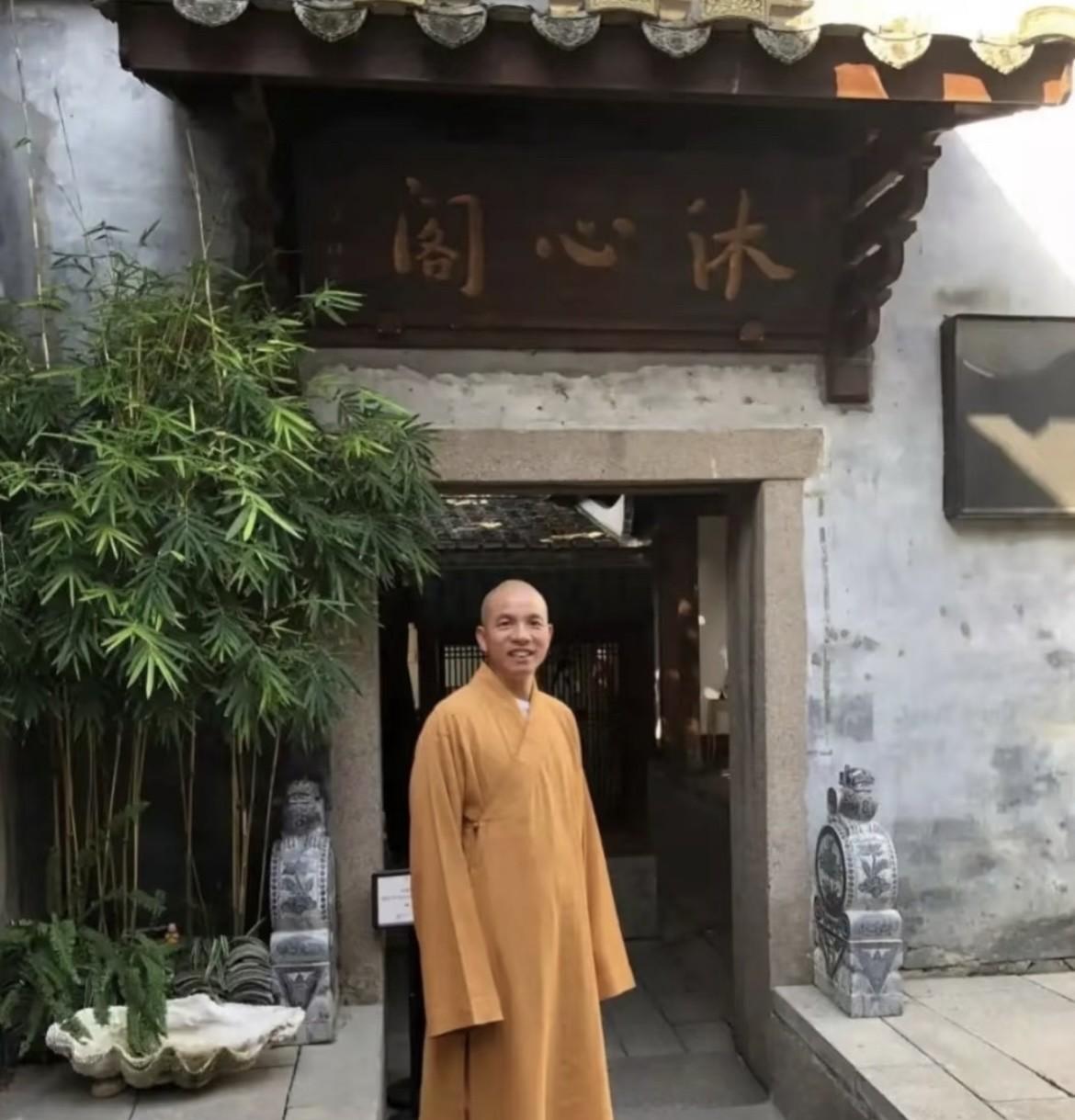 但愿印乐法师不是在作秀。
印乐大师到了少林寺后，干了件打破传统的事——推行“烧香