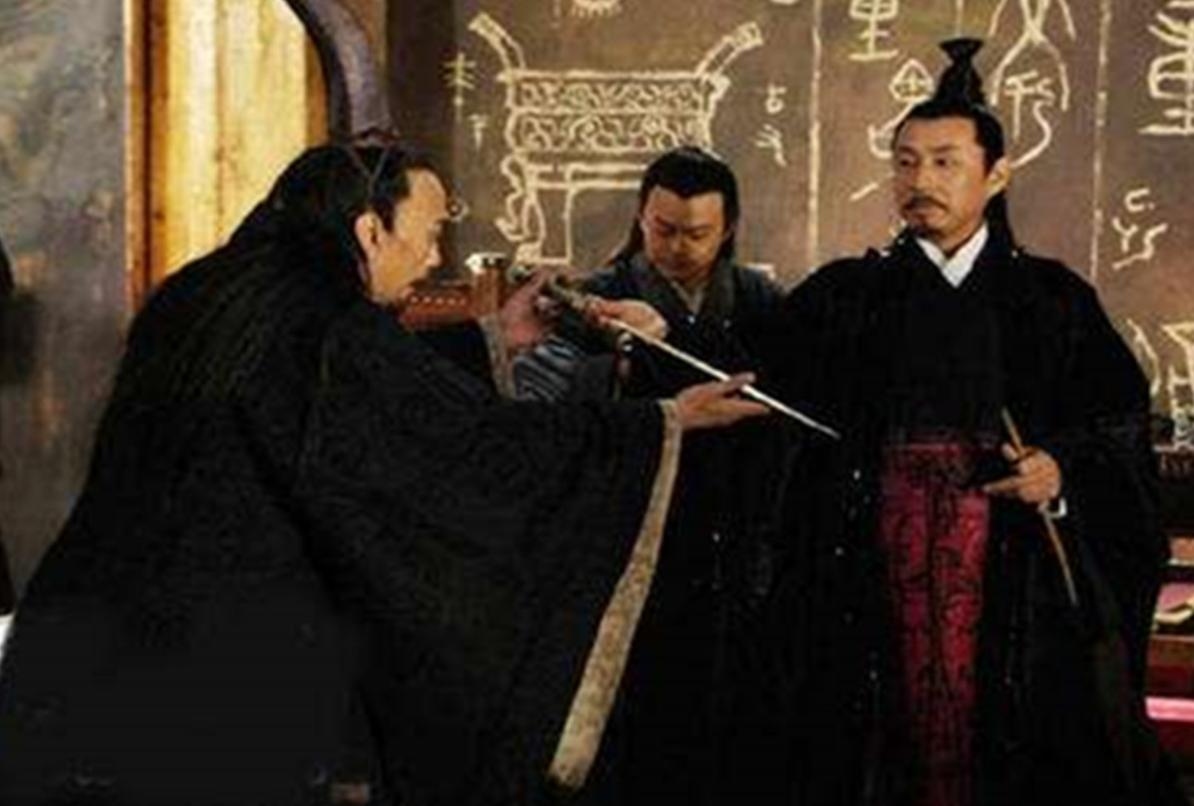 范蠡辅佐越王勾践灭了吴国，完成了称霸伟业后，向勾践递交了辞职信。勾践挽留不住，只