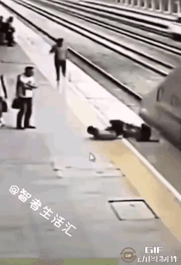 他如果真的一心求死，你能救她一回，你能救她2回吗？心理疙瘩不解开，永远没救[捂脸