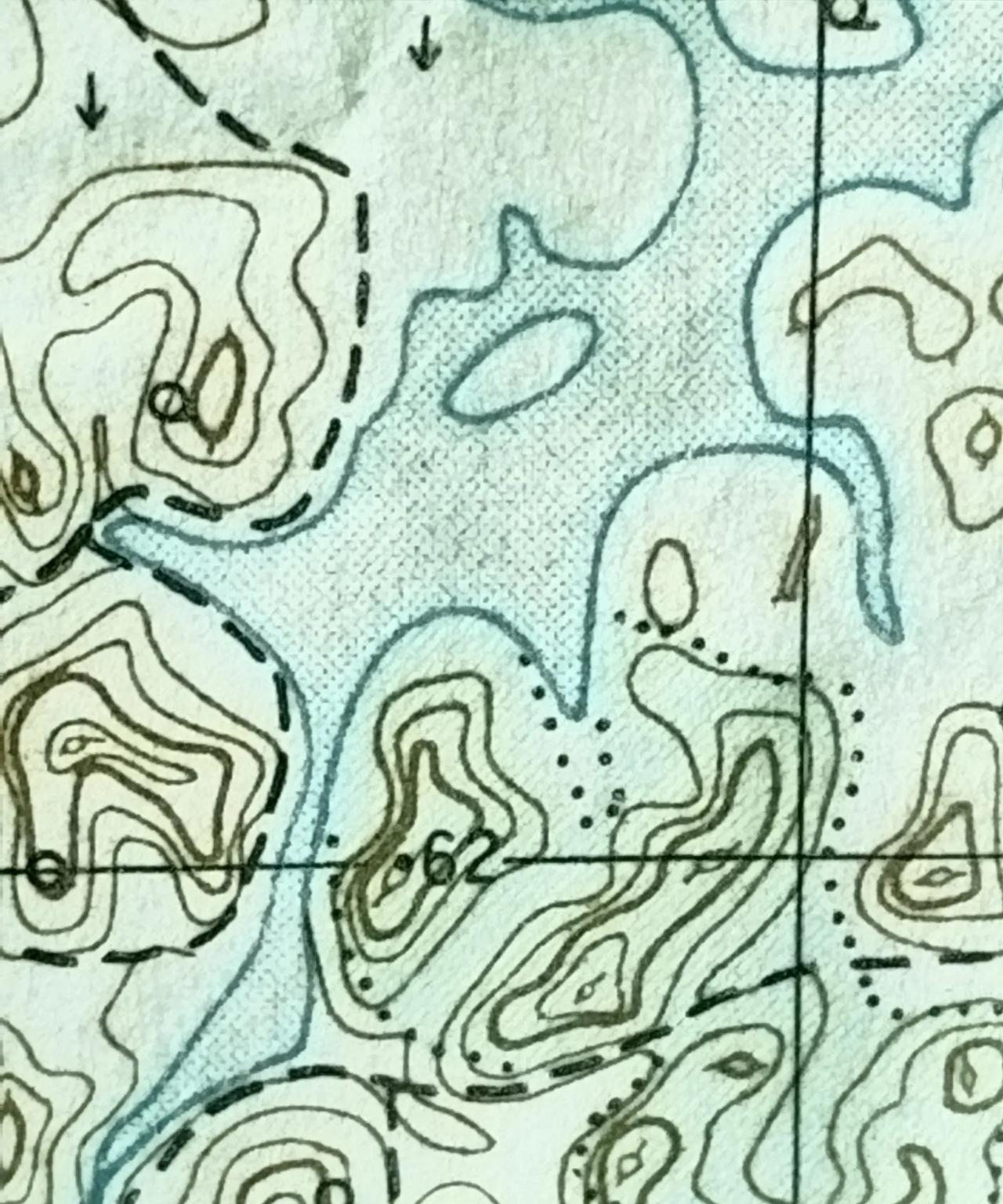 地形图上的等高线，表示地貌海拔的高程，单位多用米表示。
基本等高线10米，加粗等