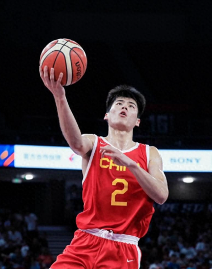 打破质疑！陈家政:新赛季从防守做起，希望给球队带来更多的帮助。

CBA夏季联赛