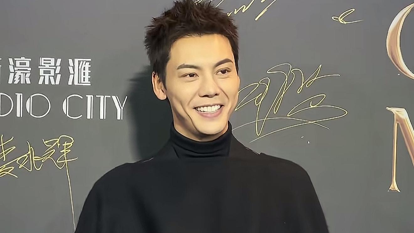 澳门这晚，陈伟霆的斗篷，吴尊的紧身裤，全败给两个70岁“老头”