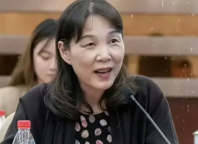 现在社会上小三，和小三生的小小三，已经是个庞大的群体了吗？好像是这样。看看现在，