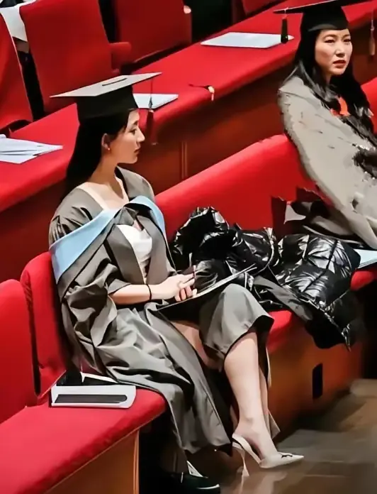 这才是学术界贵妇……你们说呢？