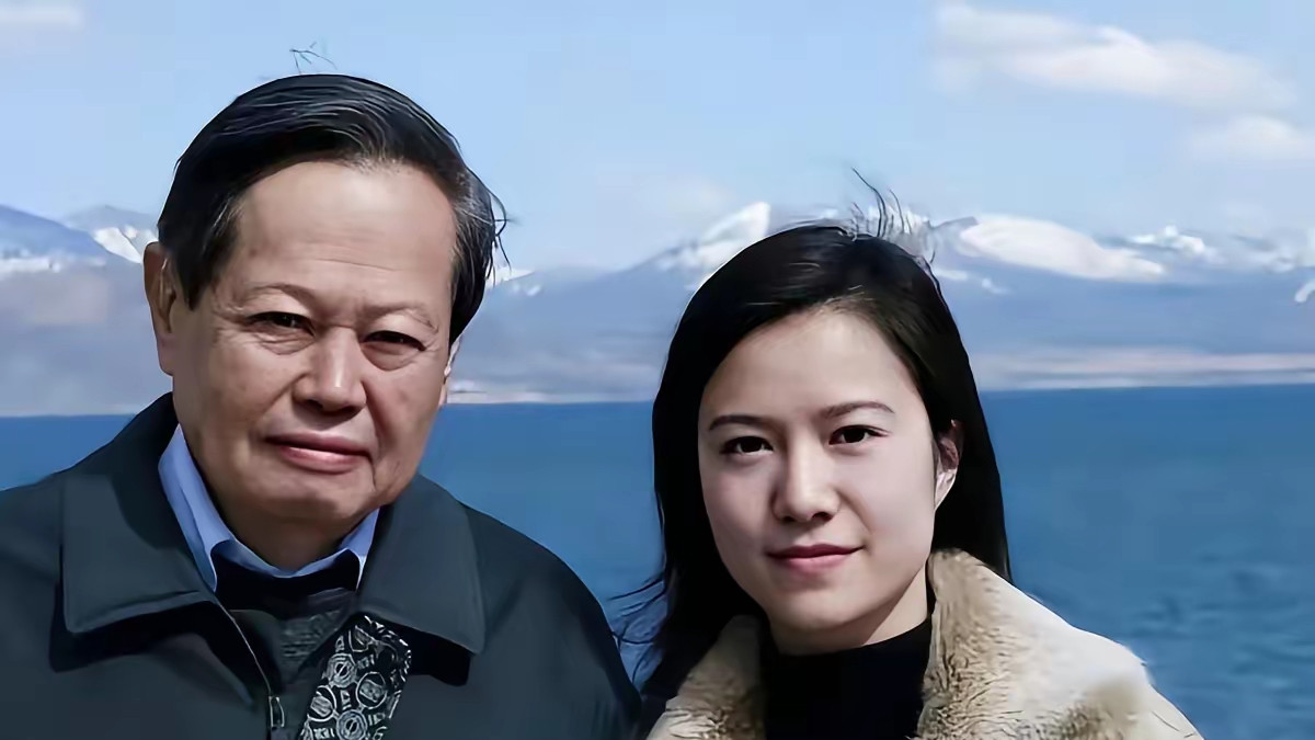 21年相守击碎的偏见：杨振宁与翁帆，藏着我们对爱的全部领悟