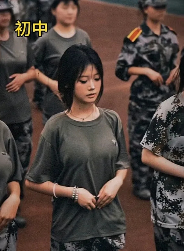 学生时代的军训时