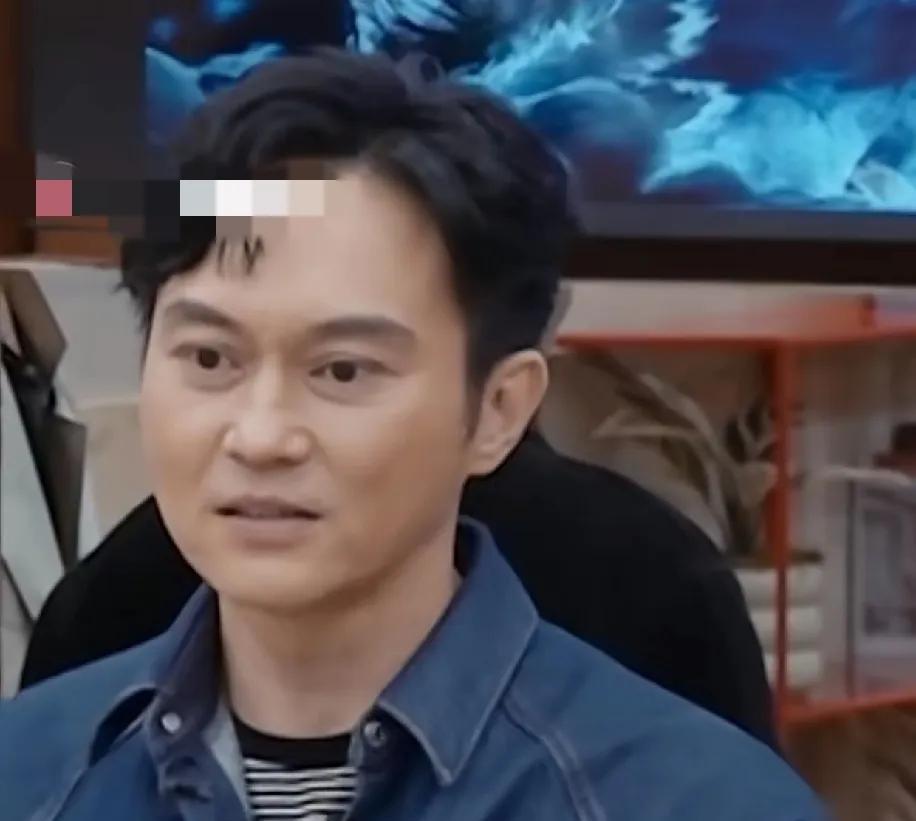 张智霖和张晋等人觉得训练时间太短了，想和导演讨价还价，没想到导演直接说：“我们叫