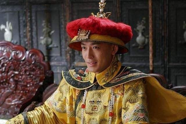 光绪年间，40岁的慈禧太后爱上了20岁的那尔苏，为了让那尔苏能够日夜陪伴自己，慈