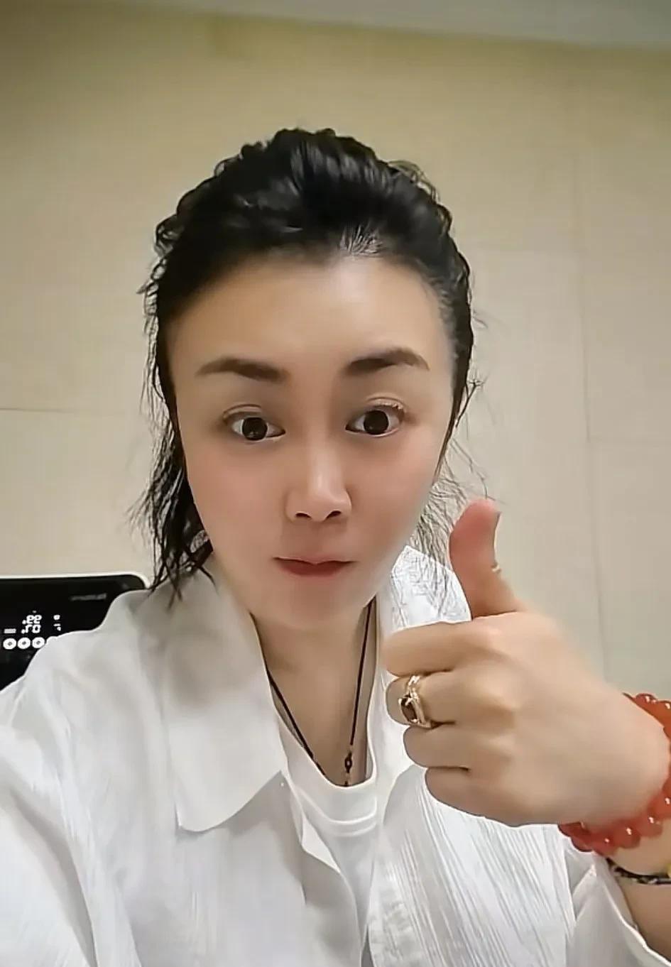 连麦真是门大学问啊！两个直播间没放开连麦之前，主要是连一些知根知底的老朋友，孙媛