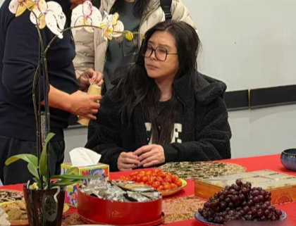 58岁王祖贤被拍。变化好大呀。 ​​