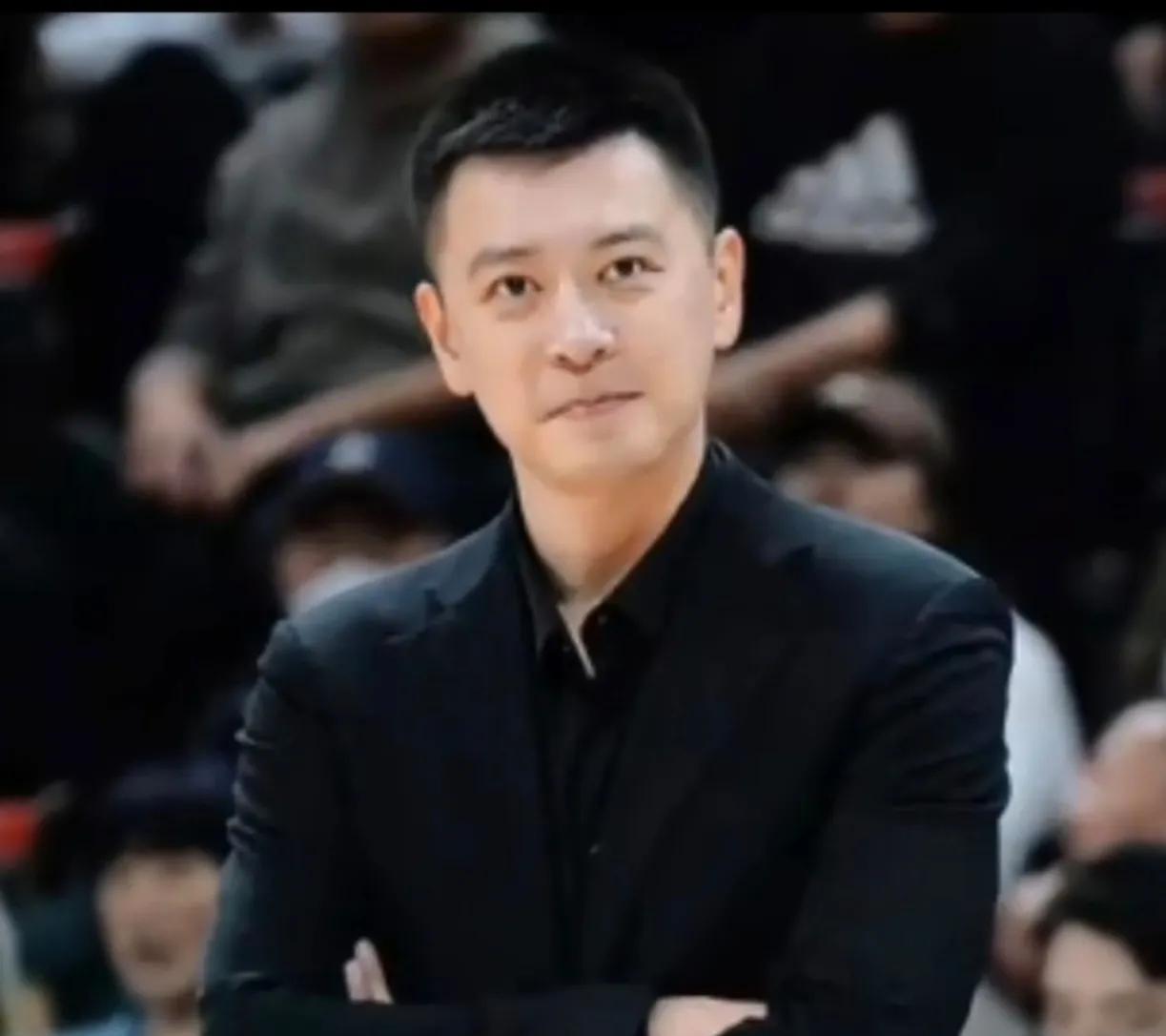 我坚信，辽宁队不会就此一败涂地，我也不相信辽篮会一直这样，每一支球队都有低谷期，