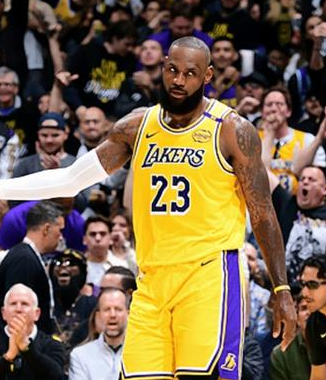 詹姆斯还需要3周比赛才能够复出。据美国记者Dave McMenamin透露，詹姆