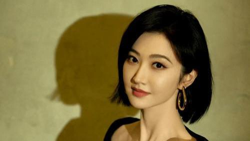 好家伙，他们两个假戏真做了？