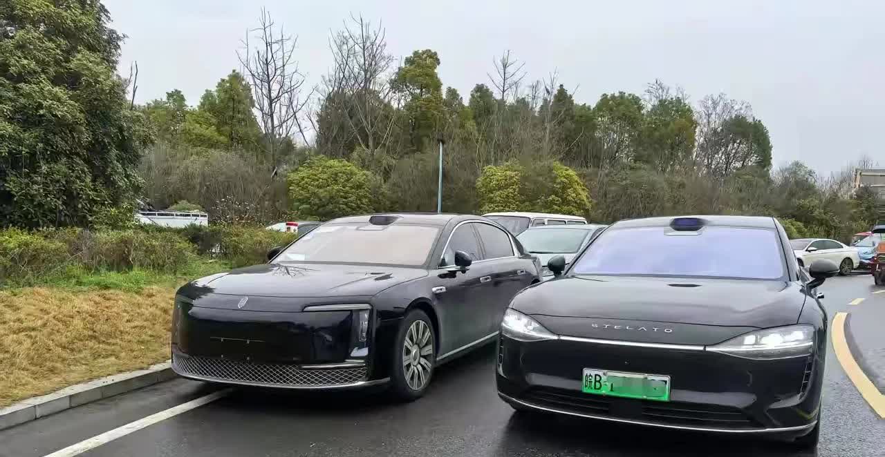 享界s9和尊戒s800放在一起，气质设计上一点都不输，这一次增程版推出时怎么的也