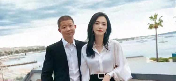 姚晨这是把老公熬成爹了呀！她自己倒是越活越年轻了！