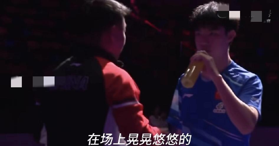 王皓的无奈无人能懂！
昨天澳门冠军赛黄友政一轮游后，王皓训斥黄友政的词条冲上热搜