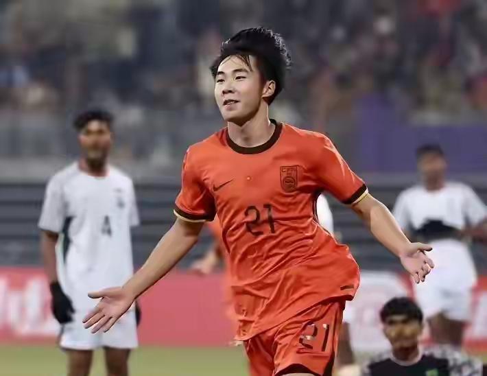 16岁帅惟浩身价爆涨到22.5万欧，在2025年12月9日德转的中乙球员身价更新