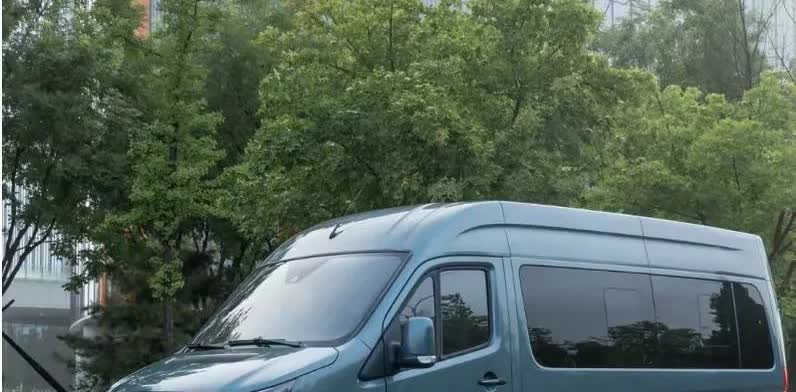 刚刚订了一辆轻客汽油车。之前是买汽油车还是柴油车，纠结了好长时间，综合比较，最终