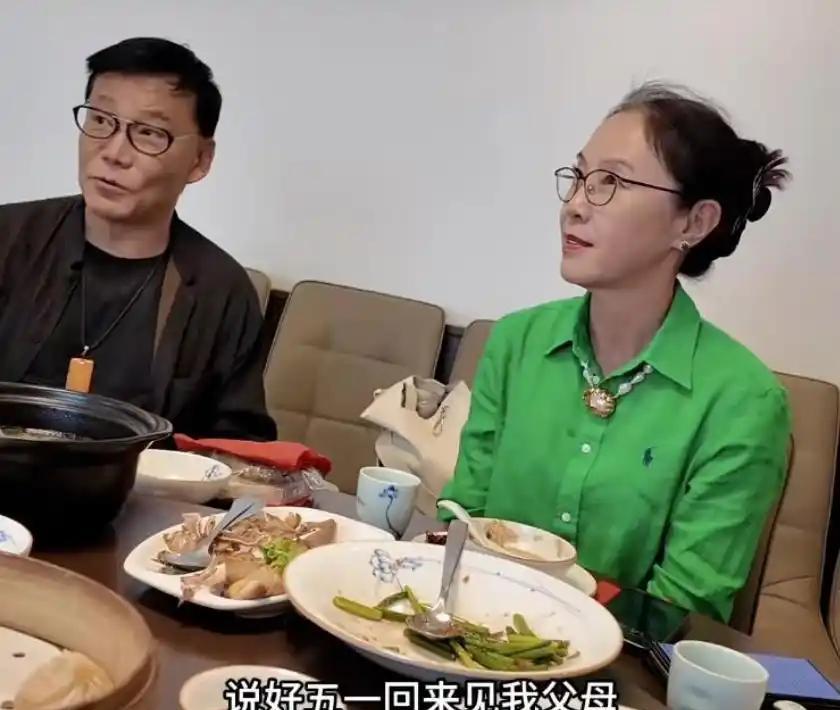 李国庆，很有可能再次被骗！
昨天李国庆在欧洲直播，说到他和二婚老婆张丹红的感情经