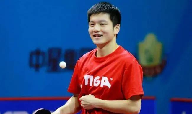 樊振东说，真到他退役以后，如果我能够把中国乒乓球队这个旗扛起来，或者是把狼狈这种