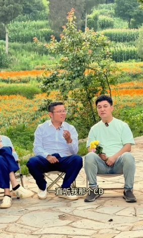 原来每个网红成功的背后，隐藏了不少的心酸历史。金哥也不例外。
金哥一个白手起家的