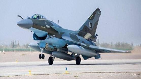 巴铁媒体爆料：霹雳15导弹射程145公里是虚标，实际射程超180公里