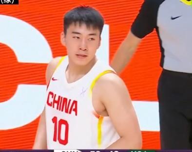 王俊杰瑕不掩瑜！进攻天赋永远大于防守。中国男篮确实缺少这样的球员，能投能突，尤其