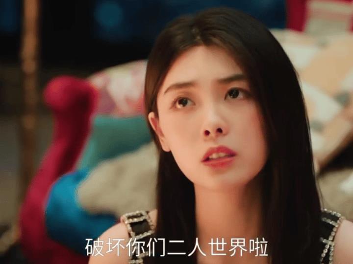 《许我耀眼》最新预告，沈浩明撇下约好的许妍去见了别的女人
还是在许妍生日这天，这
