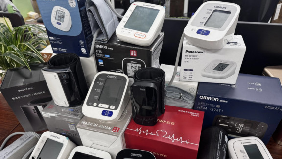 血压机器哪个牌子好？老人专用上臂式选购避坑指南