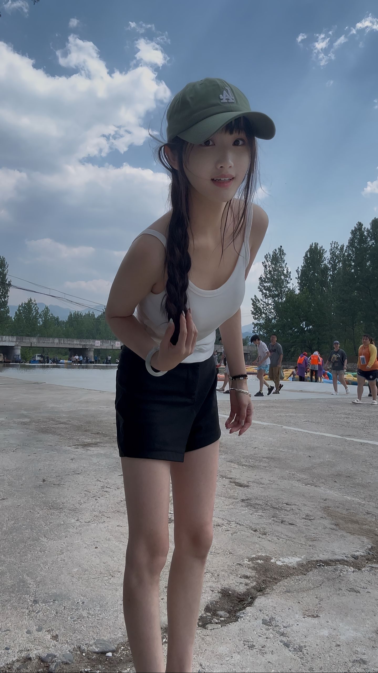 可以温柔，可以强势，凡事没有绝对，看是谁罢了。