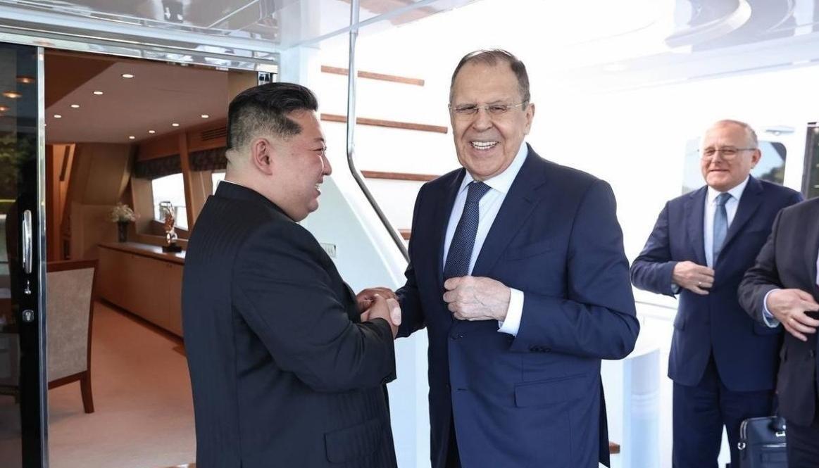 金正恩这步棋走得够狠！当着全世界的面给普京送上“无条件支持”！
7月12日，朝鲜