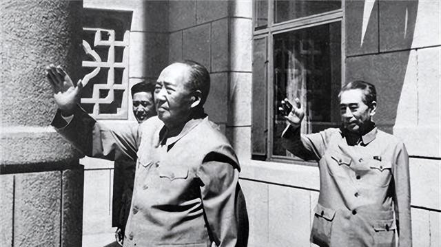 我党领导人如何评价蒋介石？周总理的评价中肯，毛主席的评价精辟