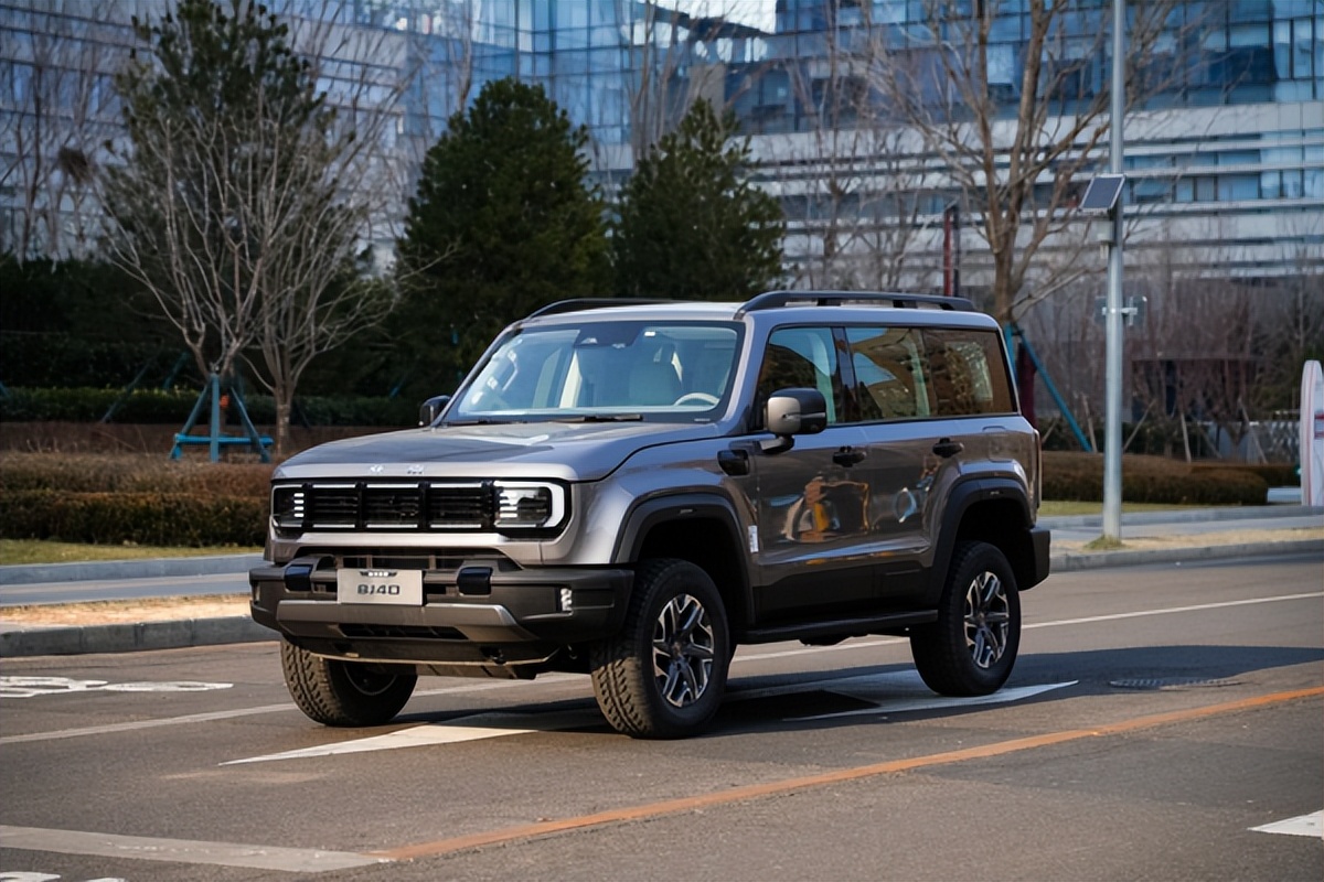 BJ40燃油版悄然变形记：工作日社畜，周末野王？