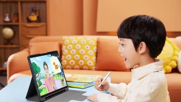 暑期销额翻倍，科大讯飞AI学习机成教育电子焦点