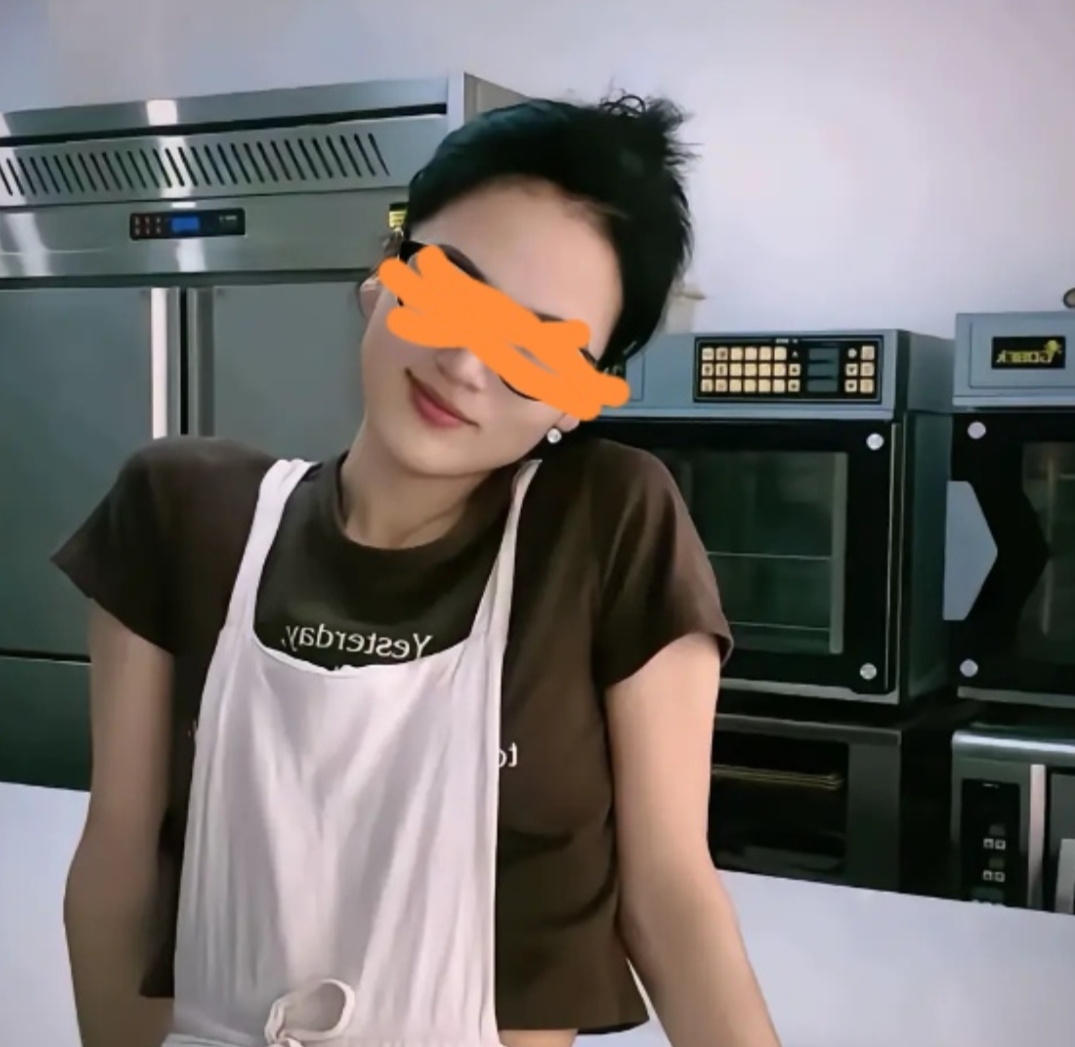 启东那位女老板的丈夫也不要太痛苦太在意了，直接与渣女离婚就可以了，因为从知情人透