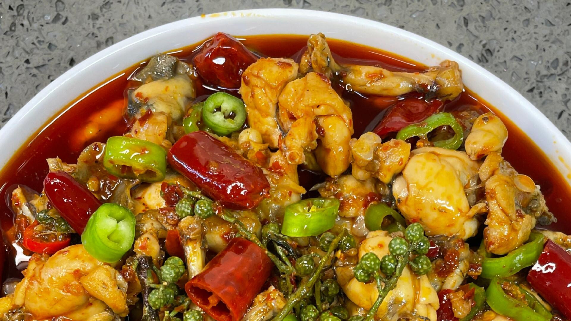 我妈私藏的椒麻紫苏牛蛙，简单到零失败还香到舔盘