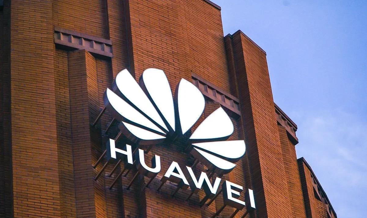 因为这一点，我们都要感谢华为！
说句实在话，不管你钟情于苹果、小米、vivo还是