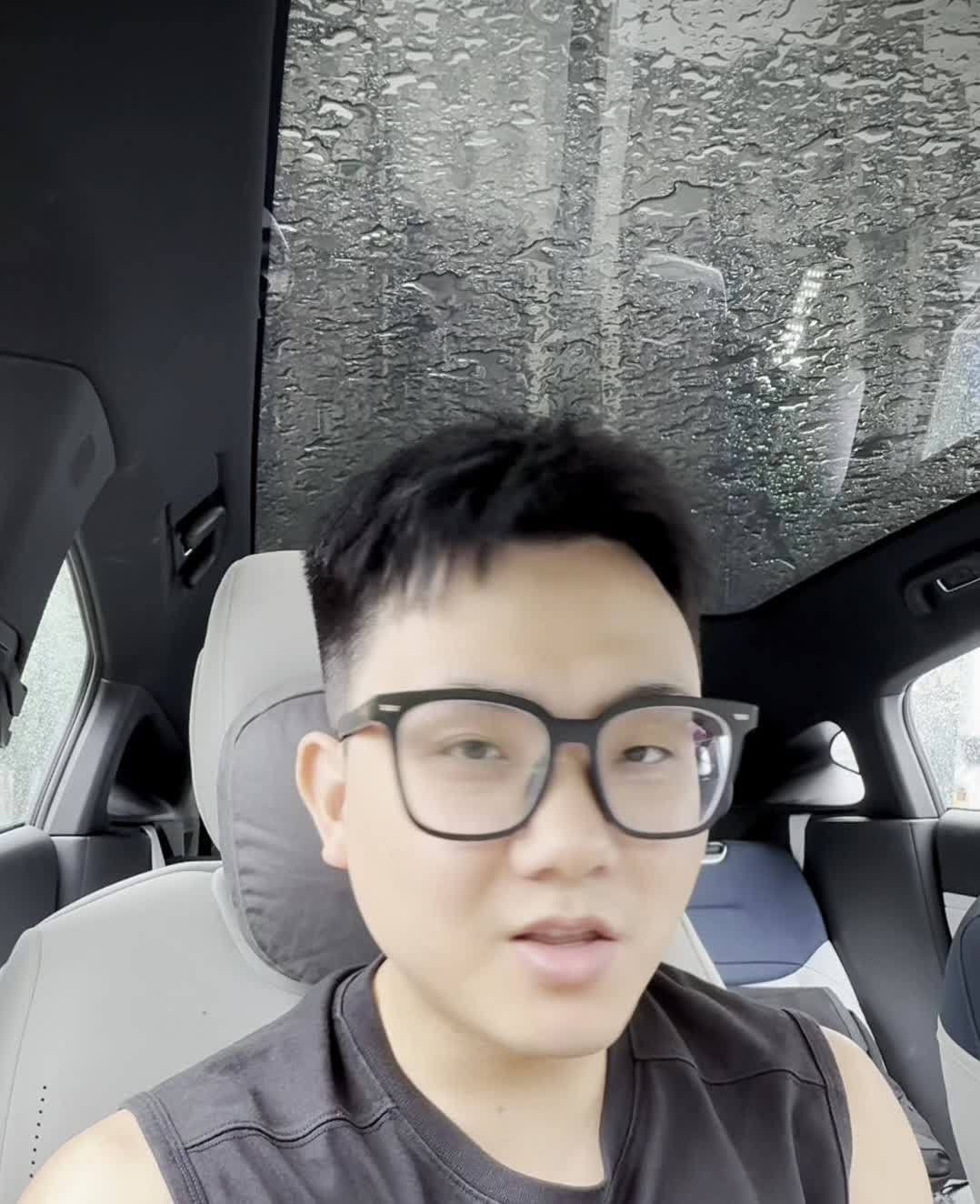 在小鹏继续这台车出来之后，如果还有人跟我说小鹏走视觉质量是为了省成本，那我觉得你
