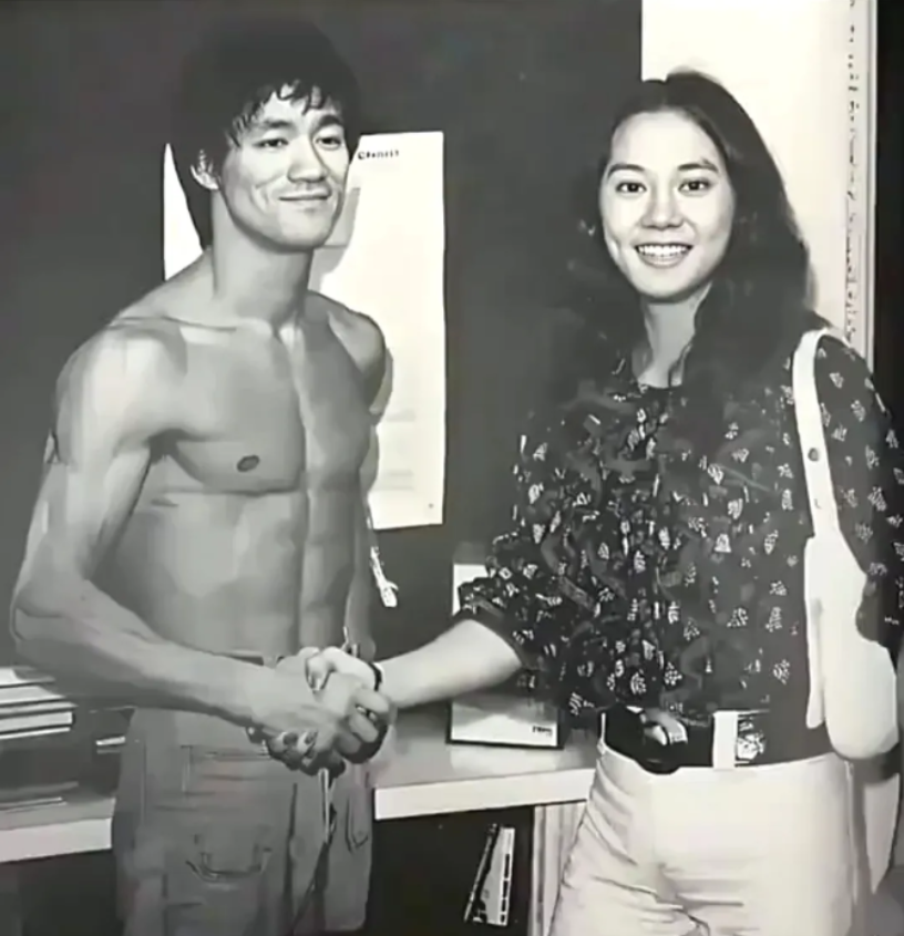 年轻时的苗可秀，能秒现在所有女演员！
有一说一，苗可秀颜值太能打了。当年和31岁