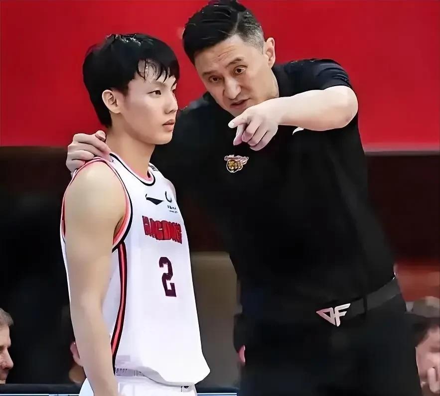 徐杰致人怀孕被前女友举报
私生活糜烂还参与堵球欠几百万
小伙子在球场上看着挺老实