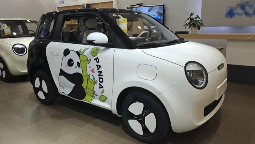 长安Lumin萌宝版到店，自带熊猫拉花，续航301km，限量销售999台