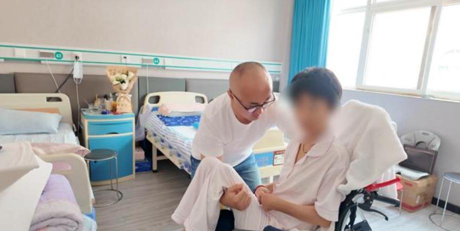“不死刑不足以平民愤！”浙江一 19 岁男孩入室抢劫，36 岁母亲为护 13 岁