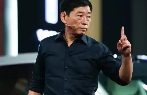 这次长城汽车的魏总可是给其他车企狠狠地上了一课。
当年魏总在开发布会时，突然宣