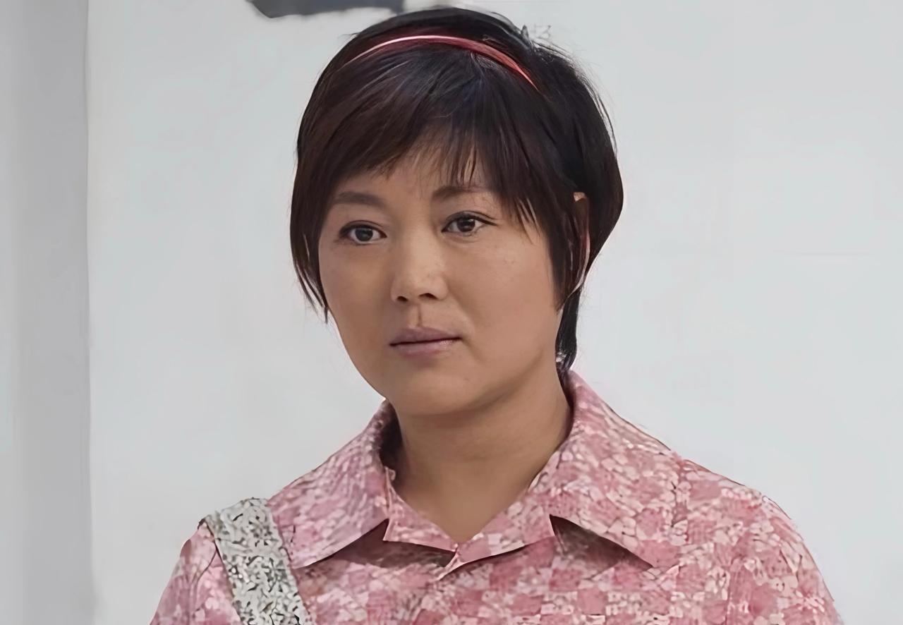 电视剧真的不能随便选演员，本人有几位看见就弃剧的女演员：
第一位：王茜华
第二位